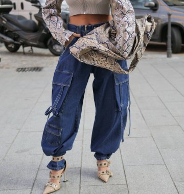  Moda blogcusu sokak tarzı kıyafet Iceberg defilesinden önce, Milano moda haftası boyunca kış kadın koleksiyonu