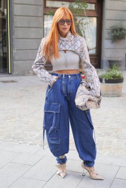  Moda blogcusu sokak tarzı kıyafet Iceberg defilesinden önce, Milano moda haftası boyunca kış kadın koleksiyonu