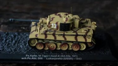 Tiger Tank 'ın sanatsal minyatürü, 2. Dünya Savaşı' ndan kalma bu Alman ağır tankı düşmanları tarafından çok korkulan bir şeydi.