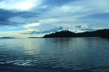 Piaynemo, Raja Ampat Endonezya 'daki deniz turizminin egzotik doğası. Piaynemo, uluslararası turizm merkezi olarak belirlenen turlardan biri..