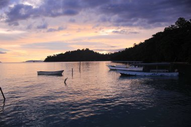 Piaynemo, Raja Ampat Endonezya 'daki deniz turizminin egzotik doğası. Piaynemo, uluslararası turizm merkezi olarak belirlenen turlardan biri..