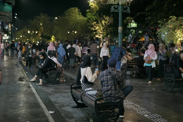 Yogyakarta Daki Malioboro Caddesi Nin Atmosferi Geceleri Hareketli Romantiktir Jalan — Stok fotoğraf