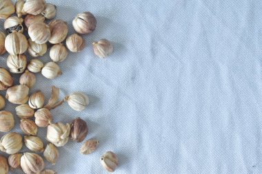 Kişniş özgün bir Endonezya baharatıdır, bu kişniş baharatı yemek pişirmek için kullanılabilir ve lezzetlidir.