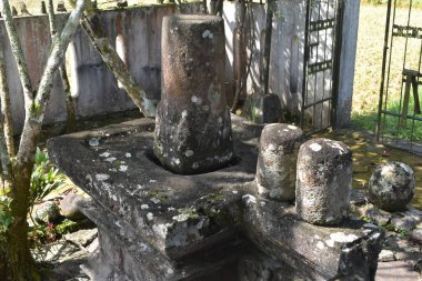 Petungkriyono, Pekalongan Regency, Central Java, Endonezya 'daki antik tarihi lingga yoni Naga Pertala bölgesi. İlginç bir geçmiş..