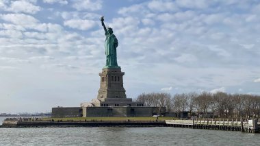 Özgürlüğün doğal ışık heykeli New York Amerika Birleşik Devletleri