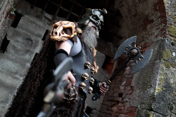 Lucca Toskánsko Itálie Listopadu 2022 Cosplayer Oblečen Jako Viking Warrior Stock Obrázky