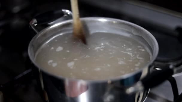 Turn Pasta Pot Ladle — Stock Video