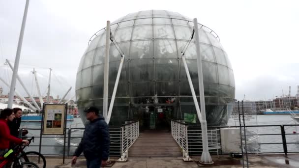意大利热那亚 2024年3月31日 生物圈 通常被称为Renzo Piano Bubble Renzo Piano Bubble 是位于热那亚老港的一座玻璃和钢铁建筑 — 图库视频影像