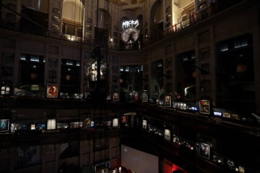 Torino, İtalya - 29 Haziran 2024: Turin Ulusal Sinema Müzesi ile Köstebek Antonelliana 'nın İçi.