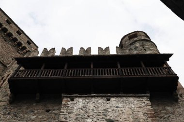 Fenis Kalesi, İtalya 'nın Aosta Vadisi' ndeki en ünlü ortaçağ kalelerinden biri..