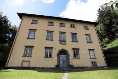 Bagni di Lucca, Toskana, İtalya - 25 Nisan 2025: Villa Webb - Bagni di Lucca, Toskana, İtalya 'da Tarihi Disiplin Müzesi ve İmkansızlar Müzesi.