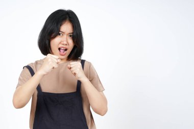 Beyaz arka planda tecrit edilmiş Güzel Asyalı Kadın 'la dövüşmek için yumruk yumruğa