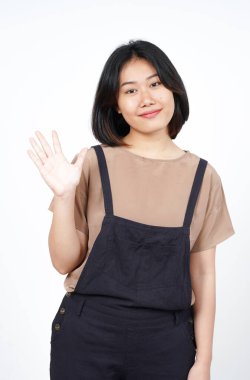 Selam, Beyaz Arkaplanda İzole Edilmiş Güzel Asyalı Kadın 'a Selamlar veya El sallama