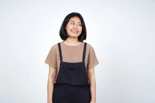 Gülümse Beyaz Arka Planda Tecrit Edilmiş Güzel Asyalı Kadına Bak — Stok fotoğraf