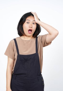 Beyaz arka planda tecrit edilmiş güzel bir Asyalı kadının jestini unut.