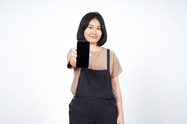 Beyaz Arkaplanda İzole Edilmiş Güzel Asyalı Kadın 'ın Boş Ekran Telefonundaki Uygulamaları veya İlanları Gösteriliyor