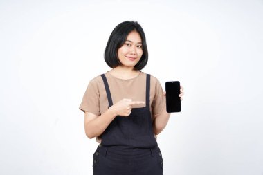 Beyaz Arkaplanda İzole Edilmiş Güzel Asyalı Kadın 'ın Boş Ekran Telefonundaki Uygulamaları veya İlanları Gösteriliyor