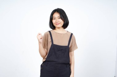 Beyaz Arkaplanda İzole Edilmiş Güzel Asyalı Bir Kadının Boş Kredi Kartı Gösteriliyor