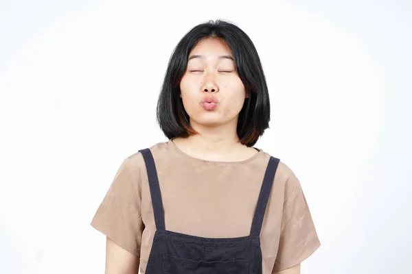 Fechado Olhos Soprando Beijo Bela Mulher Asiática Isolado Fundo Branco — Fotografia de Stock