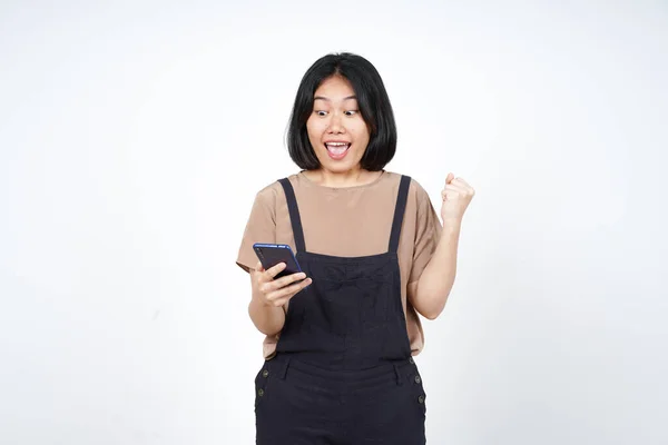 Met Behulp Van Smartphone Met Viering Gebaar Van Mooie Aziatische — Stockfoto