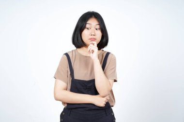 Beyaz arka planda tecrit edilmiş güzel bir Asyalı kadının jestini düşünüyorum.