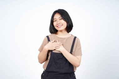 Beyaz arka planda izole edilmiş güzel Asyalı kadının minnet dolu jestleri.