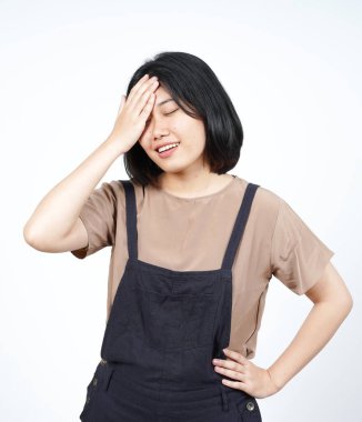 Beyaz arka planda tecrit edilmiş güzel bir Asyalı kadını unut.