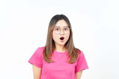 Beyaz arka planda tecrit edilmiş güzel Asyalı Kadın Şok Yüzü