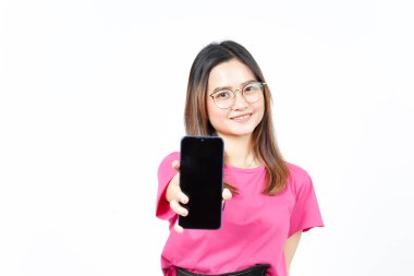 Beyaz Arkaplanda İzole Edilmiş Güzel Asyalı Kadın 'ın Boş Ekran Telefonundaki Uygulamaları veya İlanları Gösteriliyor