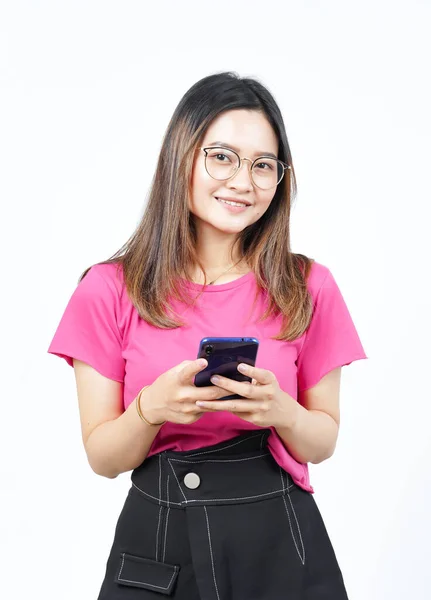 Cara Feliz Segurando Smartphone Bela Mulher Asiática Isolada Fundo Branco — Fotografia de Stock
