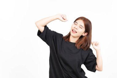 Evet, beyaz arka planda tecrit edilmiş güzel Asyalı kadının kutlama jesti.