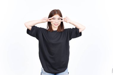 Beyaz arka planda tecrit edilmiş Güzel Asyalı Kadın 'ın Barış İşareti ya da Parmak V işareti