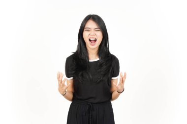 Beyaz arka planda tecrit edilmiş Güzel Asyalı Kadın Çığlığı ve Kızgın Yüzü