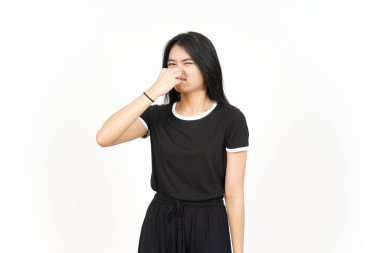 Beyaz arka planda yalnız bırakılmış pis kokulu ve iğrenç bir Asyalı kadın kokusu alıyorum.