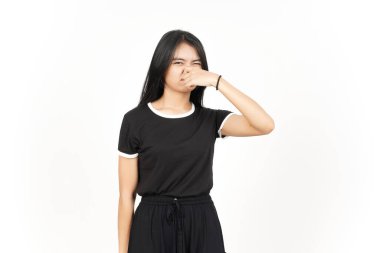 Beyaz arka planda yalnız bırakılmış pis kokulu ve iğrenç bir Asyalı kadın kokusu alıyorum.