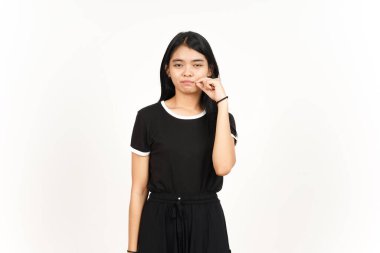 Beyaz arka planda tecrit edilmiş güzel Asyalı kadının gizli dudaklarını kapalı tut.