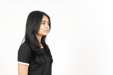 Beyaz arka planda izole edilmiş güzel Asyalı kadının gülümsemesi ve yan görüntüsü