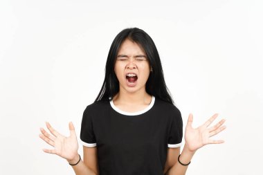 Beyaz arka planda izole edilmiş Güzel Asyalı Kadın 'a kızgın ve çığlık atıyor
