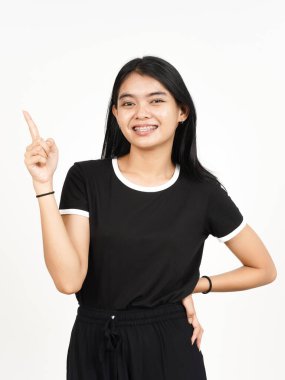 Ürün ve İşaret Tarafı Beyazda Tecrit Edilen Güzel Asyalı Kadın İşaretçisini Kullanıyor