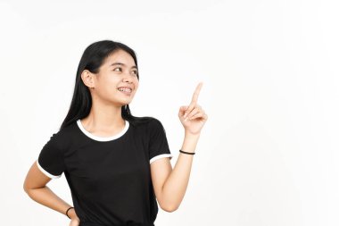 Ürün ve İşaret Tarafı Beyazda Tecrit Edilen Güzel Asyalı Kadın İşaretçisini Kullanıyor