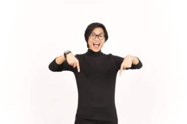 Beyaz arka planda izole edilmiş Güzel Asyalı Adam 'ın Ürünleri ve İşaretleri Gösteriliyor