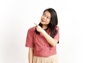 Ürün ve İşaret Tarafı Beyazda Tecrit Edilen Güzel Asyalı Kadın İşaretçisini Kullanıyor