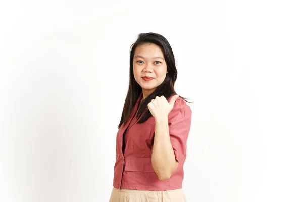 Beyaz Arkaplanda Güzel Asyalı Kadın Başparmağını Kullanarak Ürün Şaret Tarafı — Stok fotoğraf