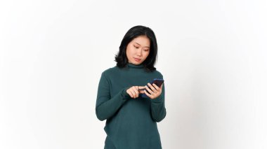 Akıllı Telefon 'un Beyaz Arkaplanda İzole Edilmiş Güzel Asyalı Kadın Hareketi