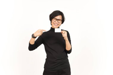 Beyaz Arkaplanda Tek Başına Yakışıklı Asyalı Adamın Banka Kartını Gösterme ve Bekleme