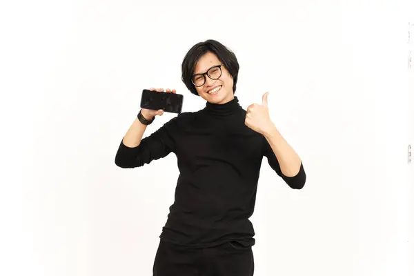 Mostrando Aplicaciones Anuncios Pantalla Blanco Smartphone Del Guapo Hombre Asiático —  Fotos de Stock