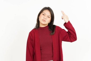 Beyaz arka planda tecrit edilmiş Güzel Asyalı Kadın İntihar Hareketi