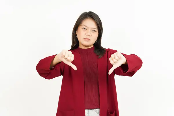 Wijzend Neer Van Mooi Aziatisch Vrouw Dragen Rood Shirt Geïsoleerd — Stockfoto