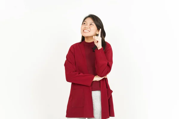 Beyaz Arka Planda Kırmızı Gömlekli Güzel Bir Asyalı Kadının Jestini — Stok fotoğraf