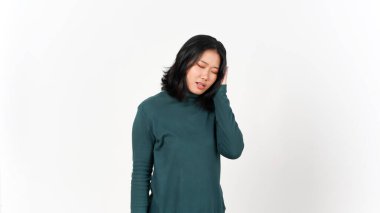 Eller baş ağrısı için el hareketi ya da beyaz arka planda tecrit edilmiş güzel Asyalı kadının baş ağrısı.